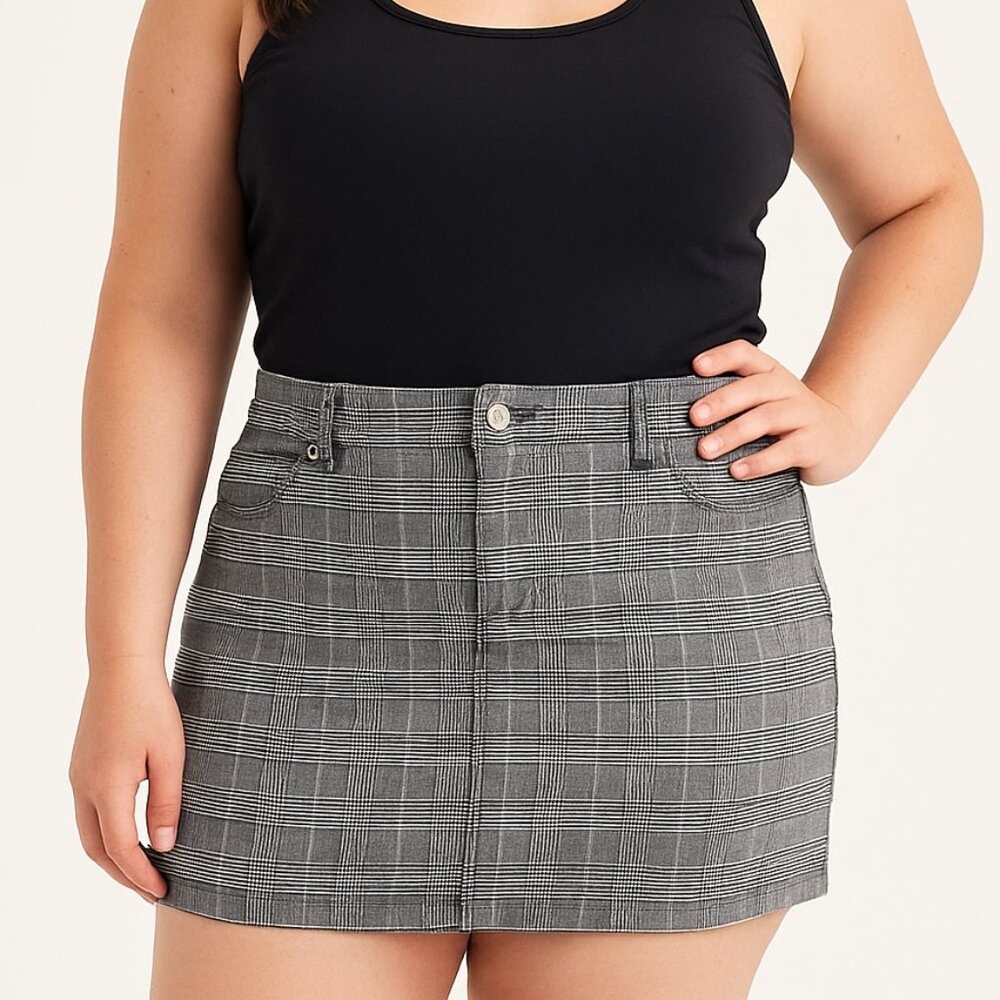 American Eagle Hi-Rise Mini Skirt Plaid Super Stretch Black White Size‎ 4